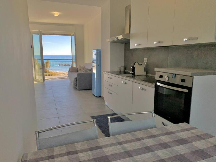10 Min. Da Sanremo Appartamento Vista Mare Taggia Kültér fotó